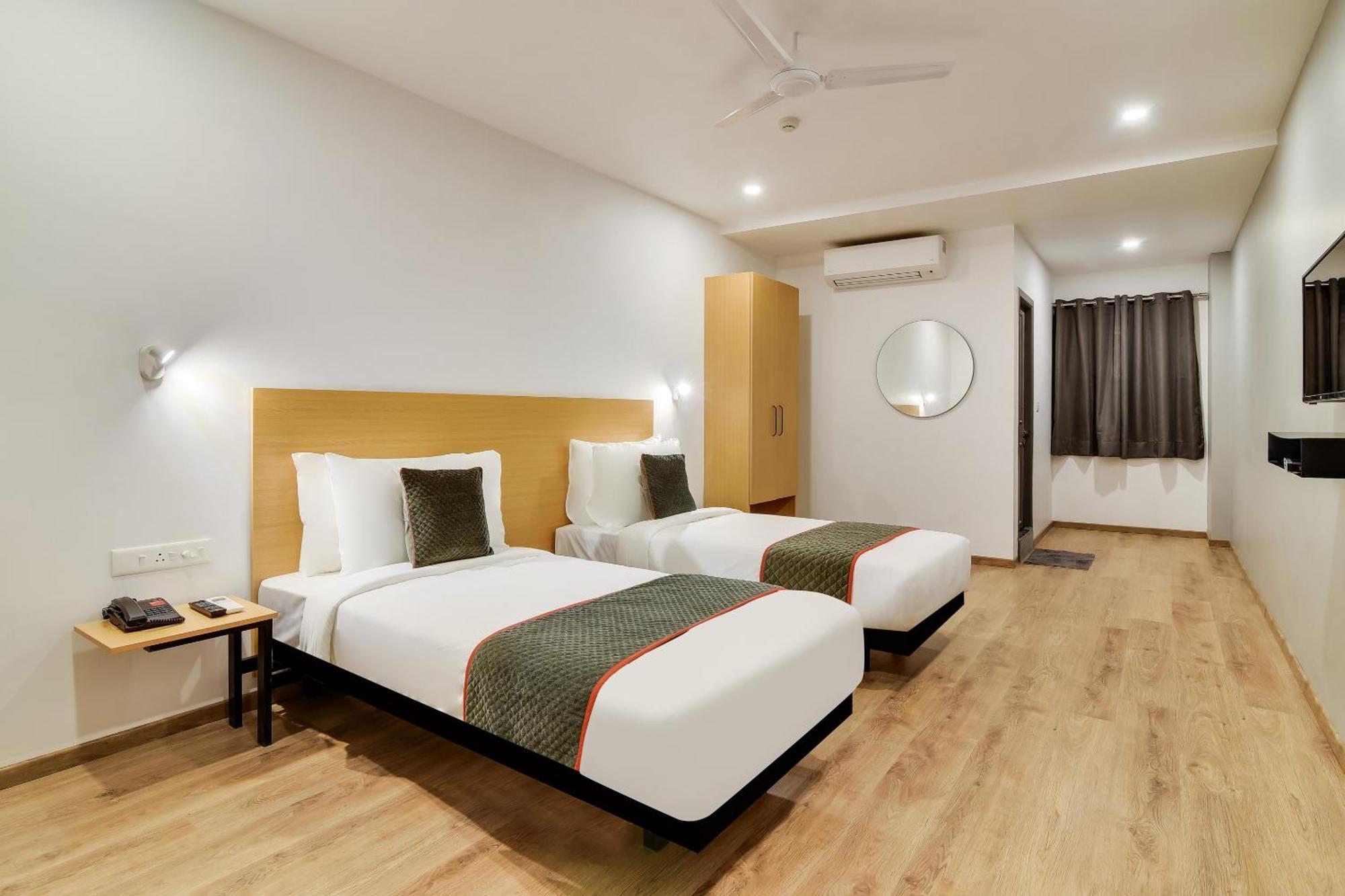 Townhouse Kovilambakkam Madras Buitenkant foto